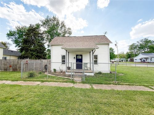 221 N York St, Martinsville, IL, 62442-1047 | Card Image