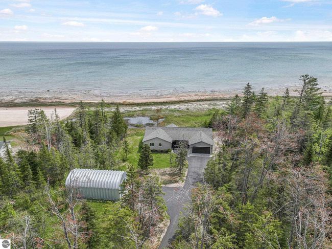 21495 Us Highway 23 N, House other with 2 bedrooms, 2 bathrooms and null parking in Millersburg MI | Image 8