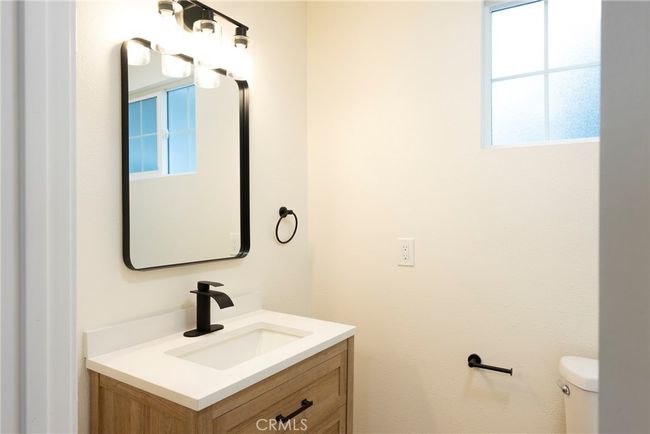 Main Floor Bathroom | Image 7