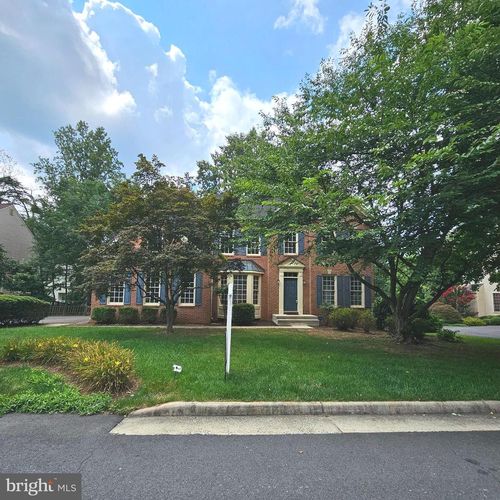 5267 Tractor Ln, Fairfax, VA, 22030-7208 | Card Image