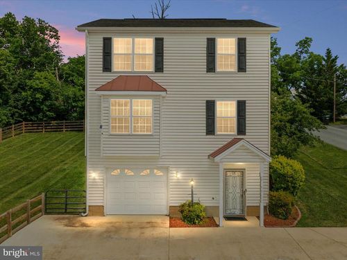 408 Lee St, STRASBURG, VA, 22657-2315 | Card Image