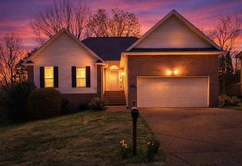 104 Woodfield Ct, Nashville, TN, 37211-6894 | Card Image