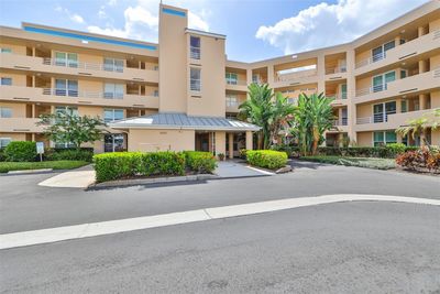 109 - 4480 Fairways Boulevard, Condo with 2 bedrooms, 2 bathrooms and null parking in BRADENTON FL | Image 1