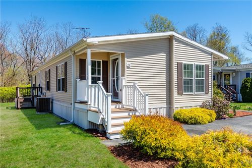 40 Campbell Cir, East Greenwich, RI, 02818-1590 | Card Image