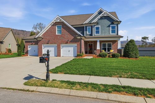 747 Deer Valley Dr, Hixson, TN, 37343-2699 | Card Image