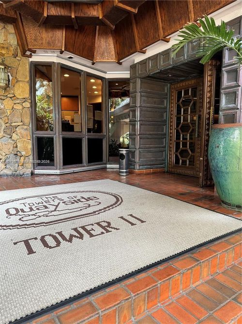 905-2000 Towerside Ter, Miami, FL, 33138-2244 | Card Image