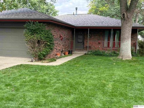 2308 Dorothy Dr, Lincoln, NE, 68507-2923 | Card Image