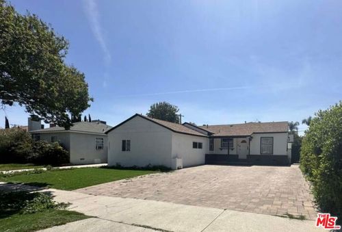19542 Hart St, Reseda, CA, 91335-3627 | Card Image