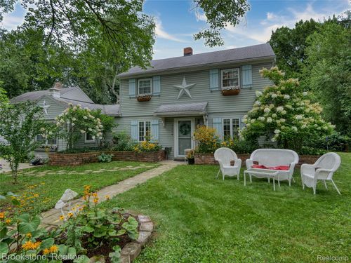 7146 Arrowood Dr, West Bloomfield, MI, 48324-2500 | Card Image