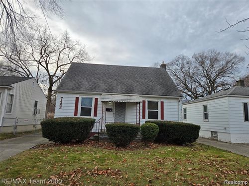 7483 Dacosta, Redford, MI, 48239-1004 | Card Image