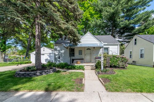27642 Brettonwoods St, Madison Heights, MI, 48071-3212 | Card Image