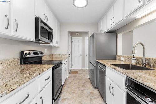 apt-203-21109 Gary Dr, Hayward, CA, 94546-6128 | Card Image