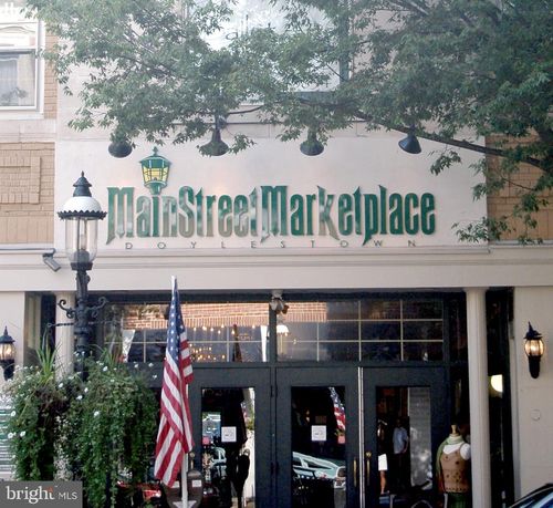 22 S Main St, DOYLESTOWN, PA, 18901-4668 | Card Image