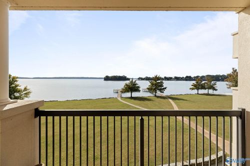 i-3-12100 Two Rivers Dr, Athens, AL, 35611-8655 | Card Image