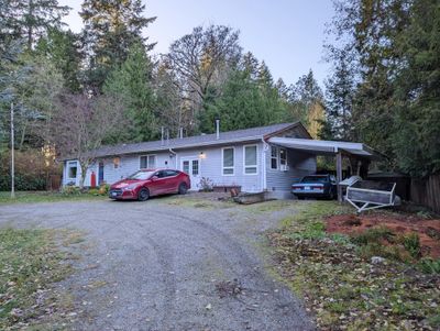 7955 Connor Rd, House other with 3 bedrooms, 2 bathrooms and 5 parking in Halfmoon Bay BC | Image 3