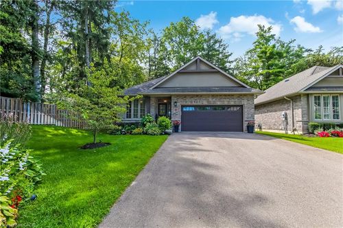 22 Sihler Woods, Simcoe, ON, N3Y0E2 | Card Image