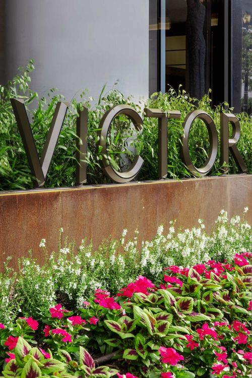 apt-4002-3039 Nowitzki Way, Dallas, TX, 75219-8097 | Card Image