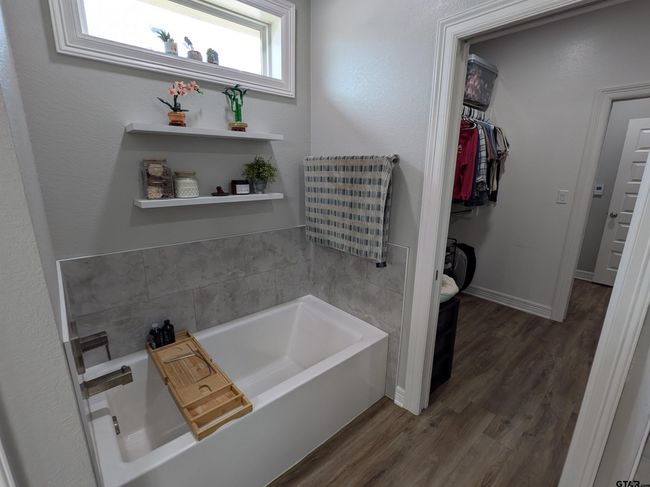 1808 Forestdale Blvd, House other with 4 bedrooms, 2 bathrooms and null parking in Whitehouse TX | Image 16