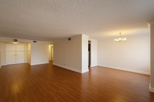 APT-115 - 251 174 Th St, Condo with 1 bedrooms, 2 bathrooms and null parking in Sunny Isles Beach FL | Image 4