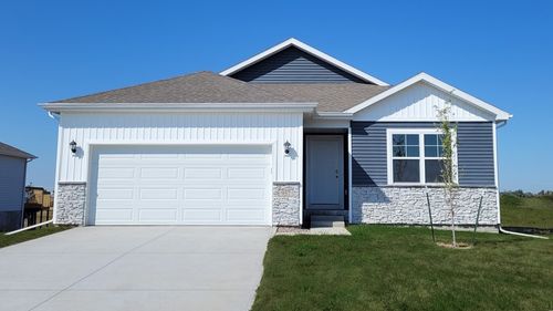 2852 Mary Green Rd, Hiawatha, IA, 52233-2803 | Card Image