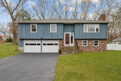 35 Robin Hollow Ln, Westerly, RI, 02891-4908 | Card Image