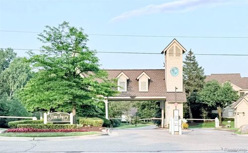 24-7288 Simsbury Dr, West Bloomfield, MI, 48322-3548 | Card Image