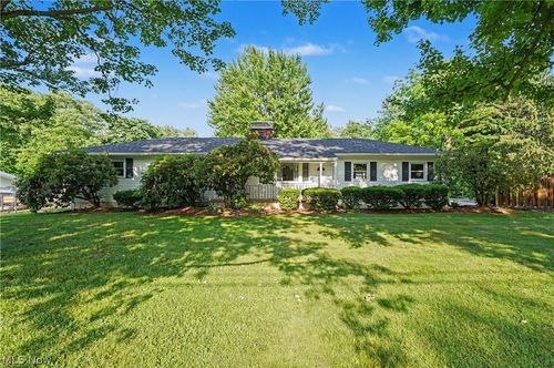 1974 Silver Fox Ln Ne, Warren, OH, 44484-1137 | Card Image