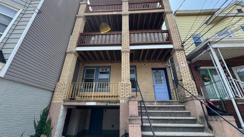 apt-3-40 W 17th St, Bayonne, NJ, 07002-3650 | Card Image