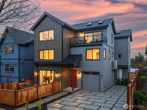 2851 Nw 70th St, Seattle, WA, 98117-6240 | Card Image
