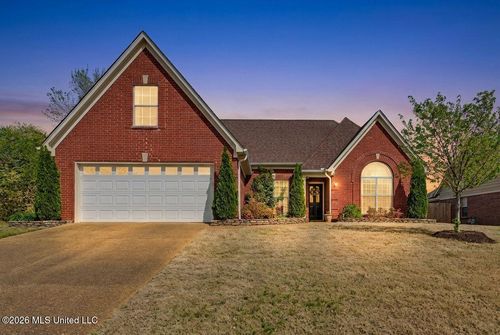 7740 Meadow Ridge Ln, Olive Branch, MS, 38654-4185 | Card Image