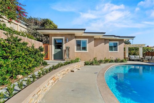 418 Angelita Dr, Corona Del Mar, CA, 92625-1911 | Card Image