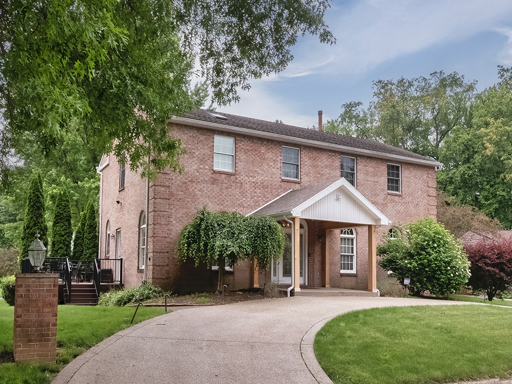 Oak St, Oakmont, PA 15139