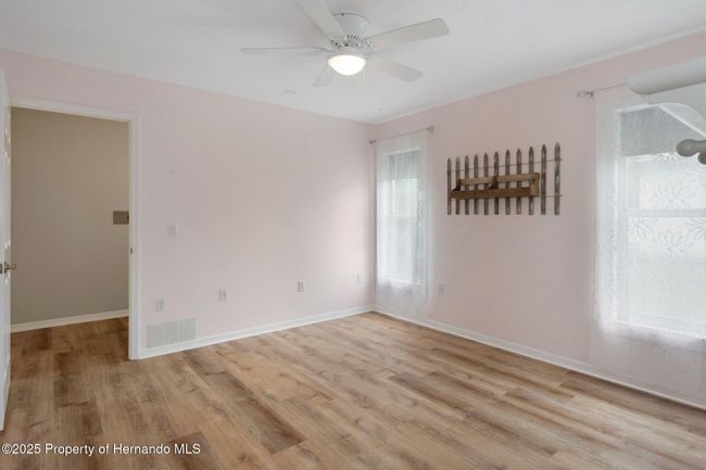 11242 Riddle Dr, House other with 3 bedrooms, 3 bathrooms and null parking in SPRING HILL FL | Image 26