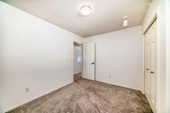 207 Coachway Rd Sw, House other with 3 bedrooms, 3 bathrooms and 2 parking in Calgary AB | Image 30