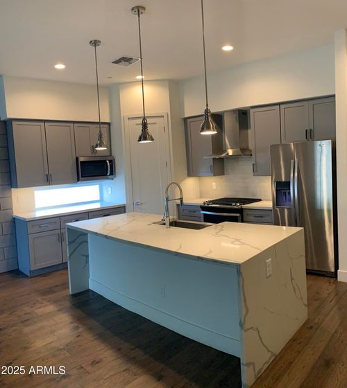 4-1111 E Missouri Ave, Phoenix, AZ, 85014-2722 | Card Image