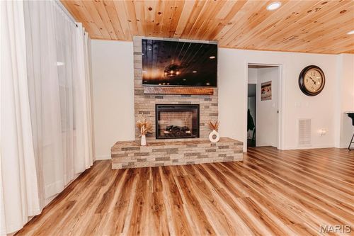 274 W Highway 42, Iberia, MO, 65486 | Card Image