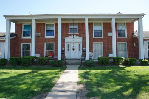 20440 Vernier Road, Harper Woods, MI, 48225 | Card Image