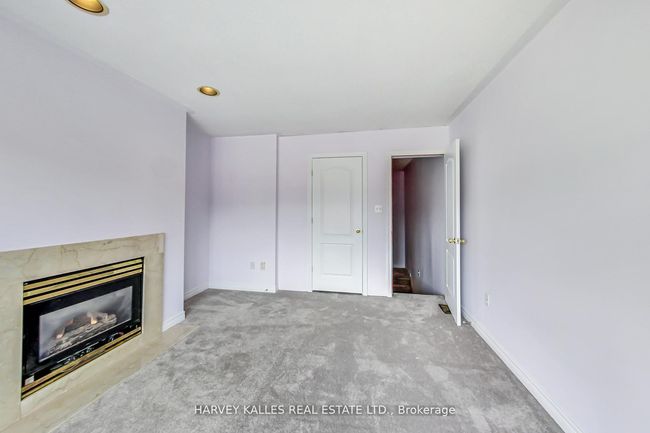 241 Denise Cir, House attached with 3 bedrooms, 3 bathrooms and 3 parking in Newmarket ON | Image 25