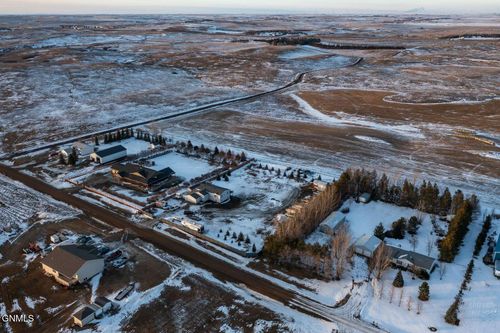 3139 Ken St N, Mandan, ND, 58554-8318 | Card Image