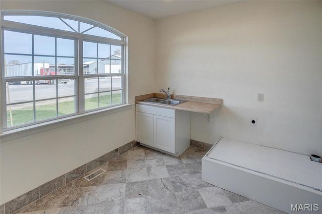 7527 State Route 154, House other with 4 bedrooms, 3 bathrooms and 4 parking in Baldwin IL | Image 14