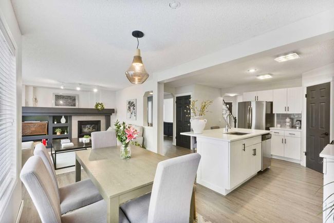 18 Mt Selkirk Place Se, House other with 5 bedrooms, 3 bathrooms and 4 parking in Calgary AB | Image 11