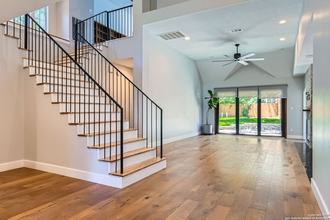 6110 Blanco River Pass, House other with 5 bedrooms, 4 bathrooms and null parking in Austin TX | Image 4
