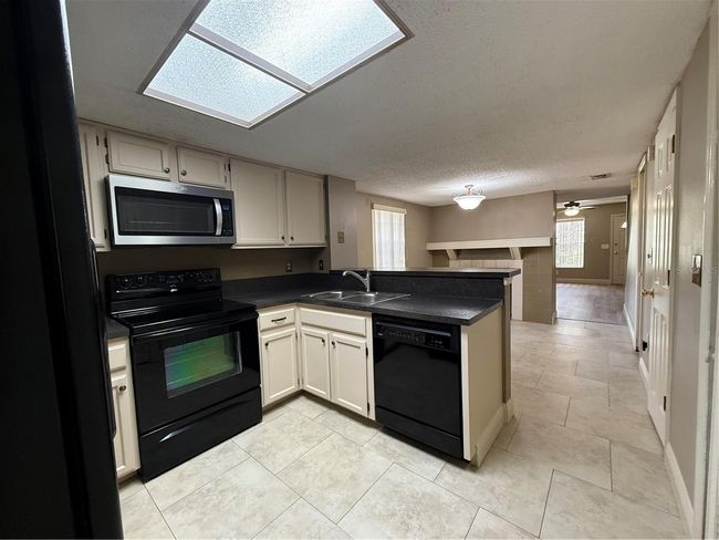2201 Fletchers Point Cir, Townhouse with 2 bedrooms, 3 bathrooms and null parking in TAMPA FL | Image 19