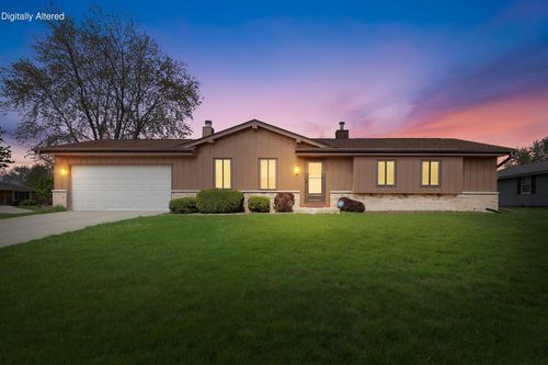 6967 S Tumblecreek Drive, Franklin, WI, 53132 | Card Image