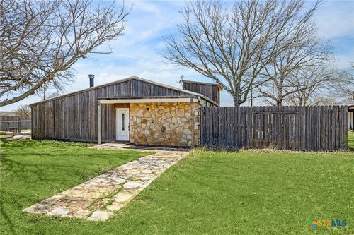 205 Lakewood Dr, Gatesville, TX, 76528-2851 | Card Image