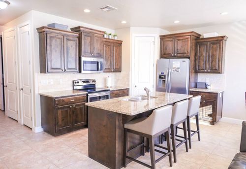4285 E Razor Ridge Dr, Washington, UT, 84780-8819 | Card Image
