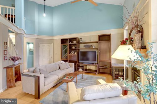 apt-e-1334 Garden Wall Cir, RESTON, VA, 20194-2035 | Card Image