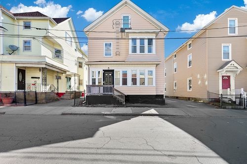 90 Quequechan St, Fall River, MA, 02723-5639 | Card Image