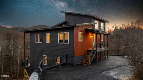 814 Davenport Rd, Gatlinburg, TN, 37738-3440 | Card Image