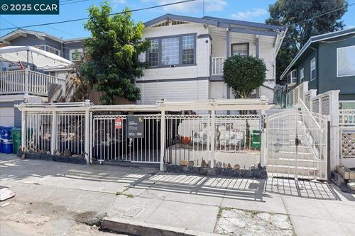 3220 Champion St, Oakland, CA, 94602-2807 | Card Image